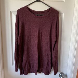American Eagle Soft & Sexy Wine Plush Light Sweater Round Neck Women’s Medium